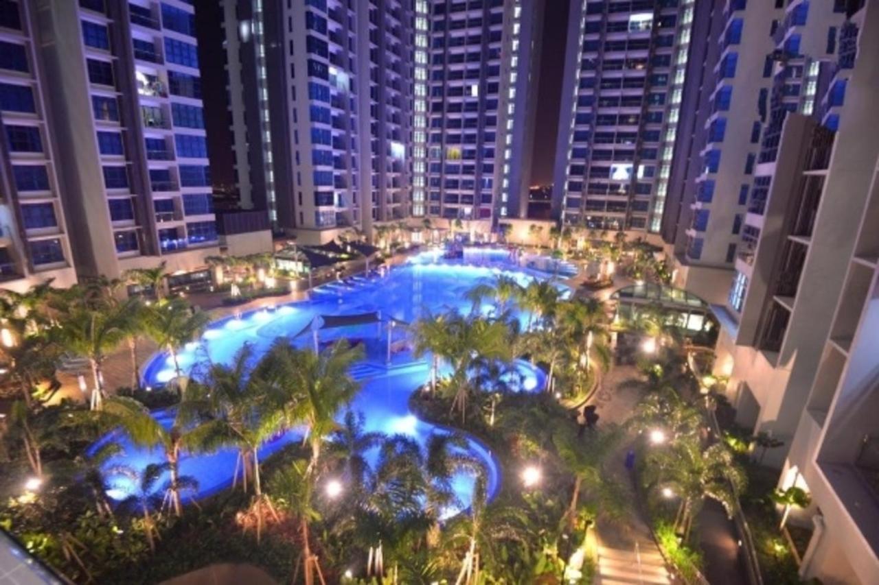Atlantis - Kota Laksamana -- Pool View -- 2- 6 Pax Apartment Malacca Exterior photo